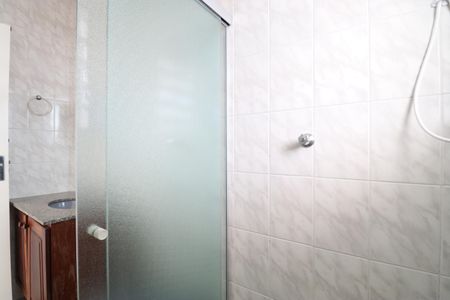 Banheiro de apartamento para alugar com 1 quarto, 28m² em Vila Anglo Brasileira, São Paulo