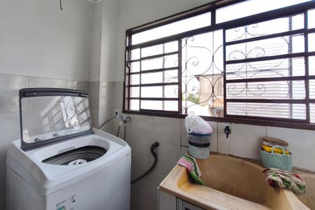 Casa à venda com 190m², 3 quartos e 3 vagas Casa à venda com 190m², 3 quartos e 3 vagasÁrea de Serviço