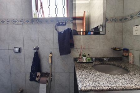 Casa à venda com 190m², 3 quartos e 3 vagas Casa à venda com 190m², 3 quartos e 3 vagasBanheiro Social