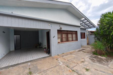 Casa à venda com 190m², 3 quartos e 3 vagas Casa à venda com 190m², 3 quartos e 3 vagasQuintal - Garagem