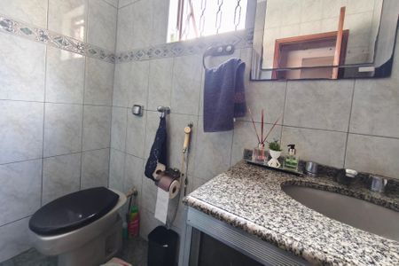Casa à venda com 190m², 3 quartos e 3 vagas Casa à venda com 190m², 3 quartos e 3 vagasBanheiro Social