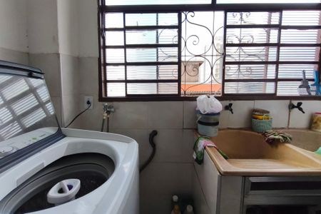 Casa à venda com 190m², 3 quartos e 3 vagas Casa à venda com 190m², 3 quartos e 3 vagasÁrea de Serviço