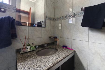 Casa à venda com 190m², 3 quartos e 3 vagas Casa à venda com 190m², 3 quartos e 3 vagasBanheiro Social