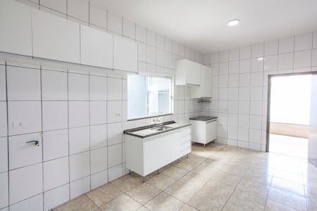 Casa para alugar com 170m², 3 quartos e 2 vagasCozinha