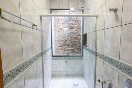 Casa para alugar com 170m², 3 quartos e 2 vagasBanheiro Social