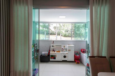 Varanda da sala de apartamento à venda com 2 quartos, 118m² em Cabral, Contagem