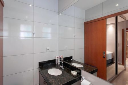 Apartamento à venda com 118m², 2 quartos e 2 vagasBanheiro da Suíte