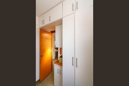 Apartamento à venda com 100m², 3 quartos e 2 vagas Apartamento à venda com 100m², 3 quartos e 2 vagasQuarto de Serviço