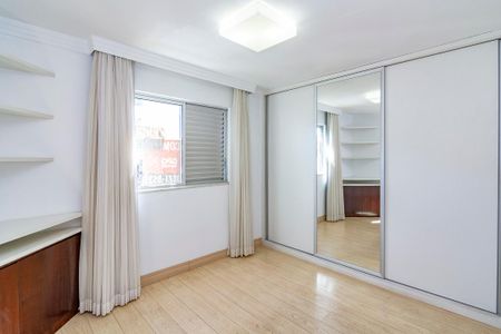 Apartamento à venda com 100m², 3 quartos e 2 vagas Apartamento à venda com 100m², 3 quartos e 2 vagasSuíte