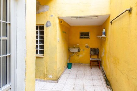 Casa à venda com 242m², 4 quartos e 3 vagasCasa 2 - area de serviço