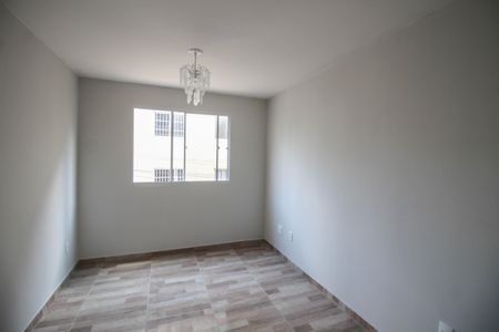 Sala de apartamento para alugar com 2 quartos, 45m² em Cerâmica, Nova Iguaçu