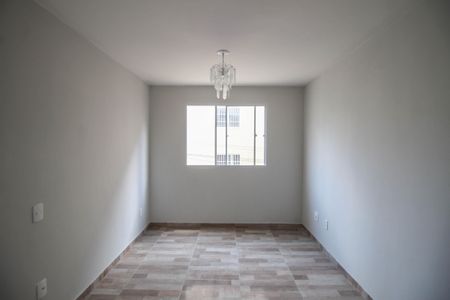 Sala de apartamento para alugar com 2 quartos, 45m² em Cerâmica, Nova Iguaçu