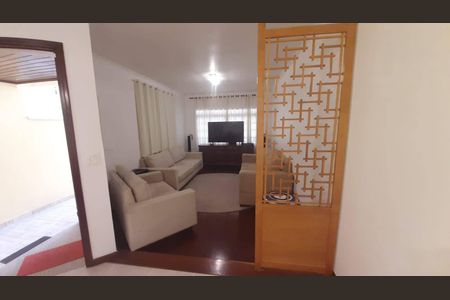 Casa à venda com 3 quartos, 300m² em Jardim Jussara, São Paulo