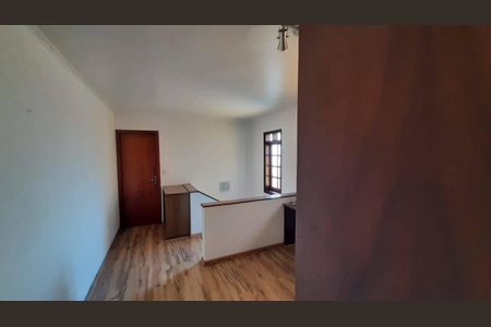 Casa à venda com 3 quartos, 300m² em Jardim Jussara, São Paulo