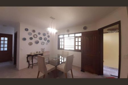 Casa à venda com 3 quartos, 300m² em Jardim Jussara, São Paulo