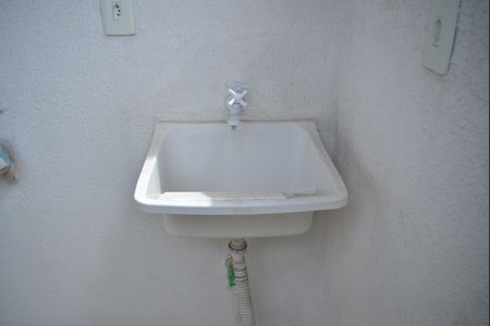 Casa à venda com 78m², 2 quartos e 1 vagaÁrea de Serviço