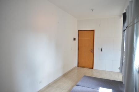 Casa à venda com 78m², 2 quartos e 1 vagaSala