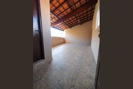 Casa à venda com 224m², 2 quartos e 4 vagas