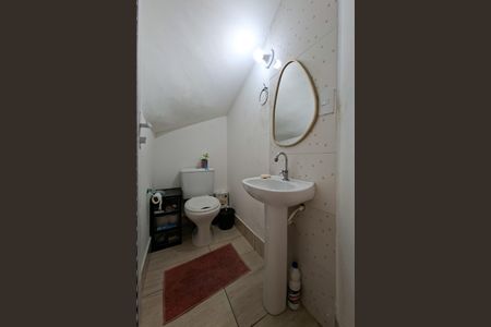 Lavabo  de casa de condomínio para alugar com 2 quartos, 80m² em Vila Tupi, Praia Grande
