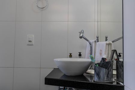 Banheiro da Suíte de apartamento à venda com 3 quartos, 94m² em Cidade Jardim, Belo Horizonte