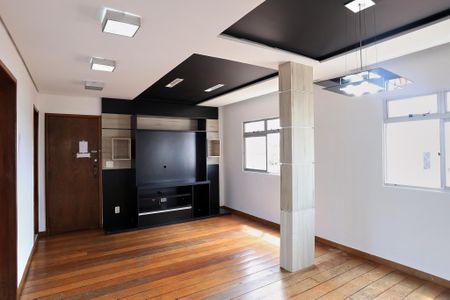 Sala de apartamento para alugar com 3 quartos, 90m² em Cidade Nova, Belo Horizonte