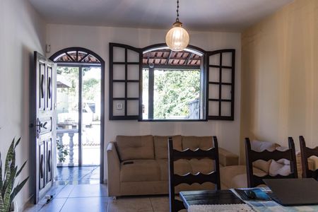 Sala de casa à venda com 3 quartos, 156m² em Dom Bosco, Belo Horizonte