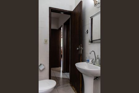 Casa à venda com 156m², 3 quartos e 2 vagasBanheiro Social