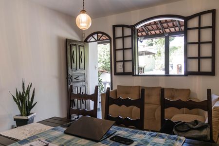 Casa à venda com 156m², 3 quartos e 2 vagasSala