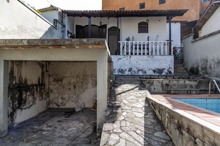 Casa à venda com 156m², 3 quartos e 2 vagasPiscina