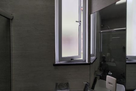 Apartamento à venda com 61m², 2 quartos e sem vaga Apartamento à venda com 61m², 2 quartos e sem vagaBanheiro de serviço