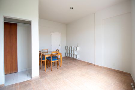 Sala de apartamento para alugar com 1 quarto, 43m² em Penha, Rio de Janeiro