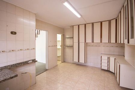 Casa à venda com 150m², 3 quartos e 3 vagasCozinha - Armários