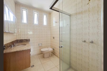 Casa à venda com 350m², 4 quartos e 8 vagasBanheiro Social