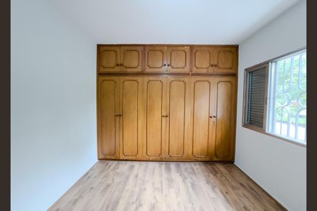 Casa à venda com 350m², 4 quartos e 8 vagasQuarto 2