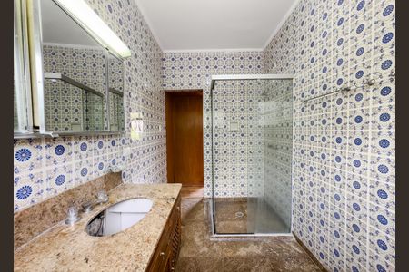 Casa à venda com 350m², 4 quartos e 8 vagasBanheiro da Suíte