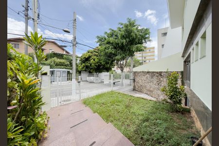 Casa à venda com 350m², 4 quartos e 8 vagasQuintal