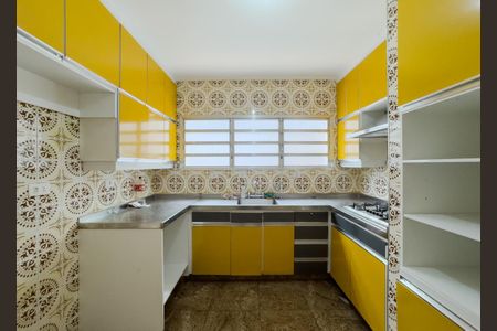 Casa à venda com 350m², 4 quartos e 8 vagasCozinha