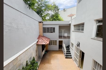 Casa à venda com 350m², 4 quartos e 8 vagasVista