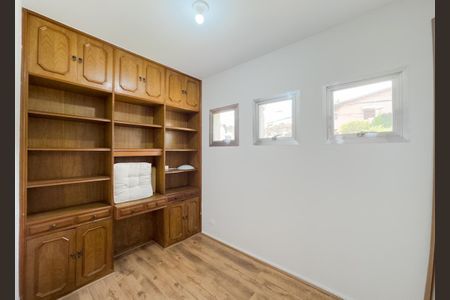 Casa à venda com 350m², 4 quartos e 8 vagasEscritório