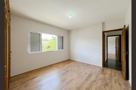 Casa à venda com 350m², 4 quartos e 8 vagasSuíte