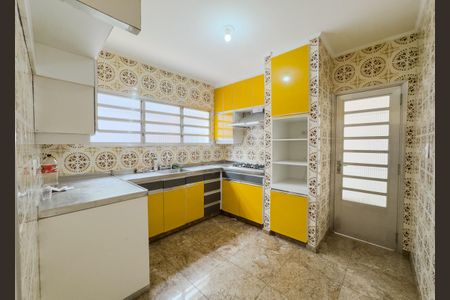 Casa à venda com 350m², 4 quartos e 8 vagasCozinha