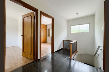 Casa à venda com 350m², 4 quartos e 8 vagasCorredor