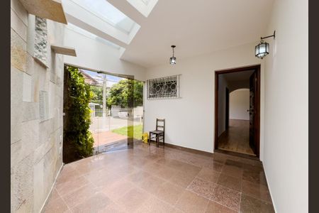 Casa à venda com 350m², 4 quartos e 8 vagasQuintal