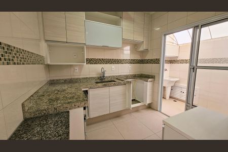 Casa de condomínio à venda com 105m², 3 quartos e 2 vagas