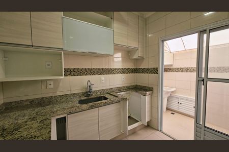 Casa de condomínio à venda com 105m², 3 quartos e 2 vagas