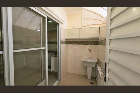 Casa de condomínio à venda com 105m², 3 quartos e 2 vagas