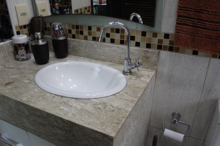 Apartamento à venda com 65m², 2 quartos e 1 vagaBanheiro Social