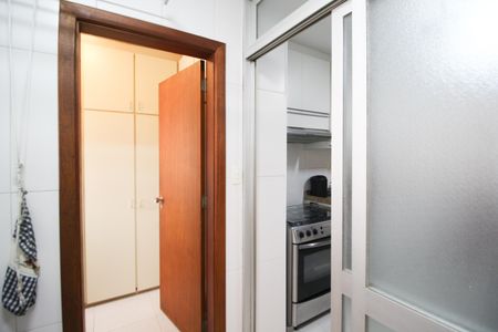 Apartamento para alugar com 80m², 2 quartos e 1 vagaÁrea de Serviço