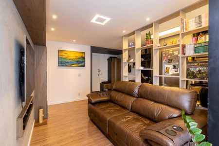 Sala de apartamento à venda com 2 quartos, 70m² em Parque Industrial Tomas Edson, São Paulo