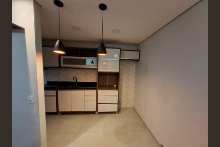 Cozinha de apartamento para alugar com 2 quartos, 59m² em Cemucam, Cotia